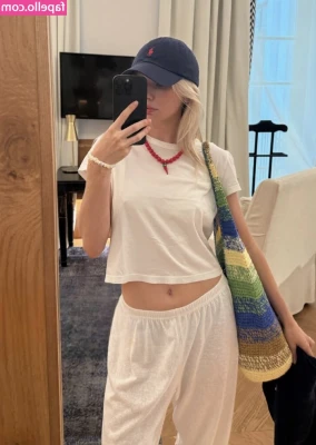 Georgia Toffolo [ georgia-toffolo ] - I've been working hard on my ass lately. Im proud and wanna be taken