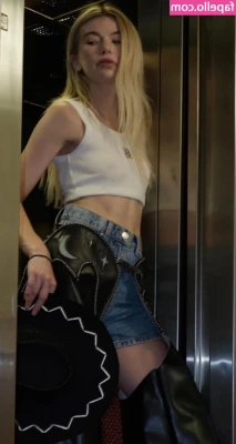 Georgia Toffolo [ georgia-toffolo ] - Where has the sunshine gone bring back topless Thursday s