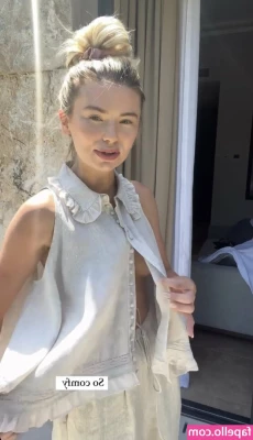 Georgia Toffolo [ georgia-toffolo ] - Hope you enjoy mamas yoga videos  she made them specially for you