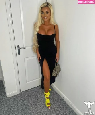 courtneydoylexx [ courtneydoylexx-1 ] - how's the view down there?😉