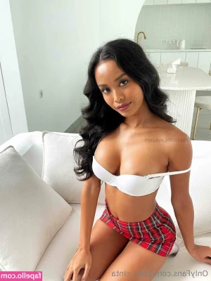 Putri Cinta [ putri-cinta-12 ] - What kind of content do you want to see more of