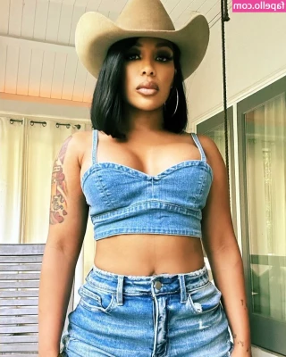 K Michelle [ k-michelle ] - just a girl, lookin for a comfy seat 💙🫐