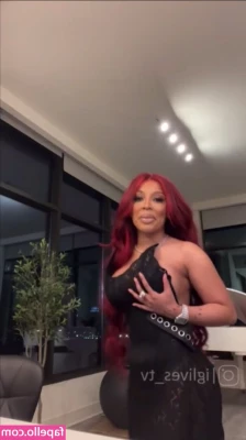 K Michelle [ k-michelle ] - Just a little peek under my swimsuit before I head down to the