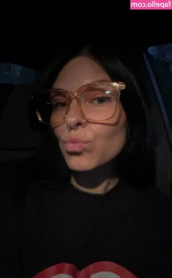 xxxhotwife - What is YOUR favorite thing  Show me below
