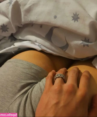 06m1a - Cum spend the day in bed with me 😉