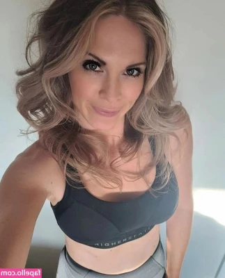Jo Blythe [ jo-blythe ] - 🔥🔥🔥 HOT AS 🔥🔥🔥 VWild session! Teasing in my pretty