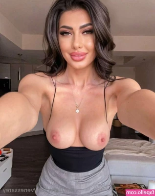 venessarey - breaks over  new content coming this weekend   what do you want to