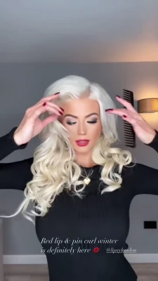 Danielle Harold [ danielle-harold ] - Zeit  dass die kleine Pelznutte Chantal gestopft und abgemolken wird 