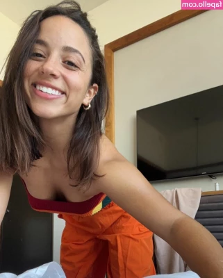 Kiana Madeira [ kiana-madeira ] - Akira is exceptionally feisty  she s here to steal your heart