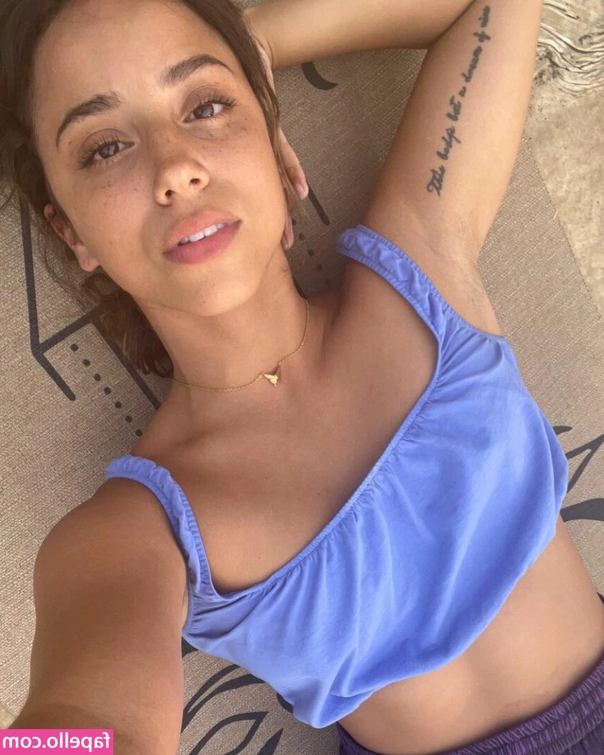 Kiana Madeira [ kiana-madeira ] - Happy Friday baby💦💦💦💦