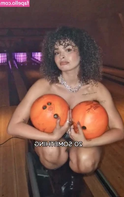 Ella Eyre [ ella-eyre ] - Good afternoon, gentlemen! 🌟 I'm about to start my live session on
