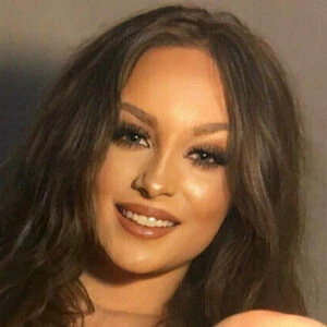 brunetteheadbaddie