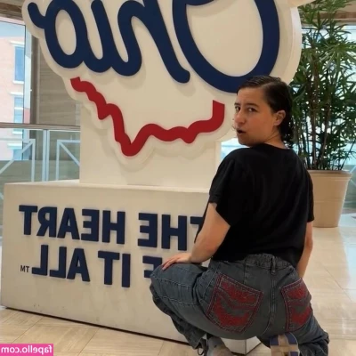 Ilana Glazer [ ilana-glazer ] - Mañana mi cumpleaños a ver cuantos regalitos me dais 😘😘😘