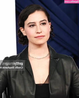 Ilana Glazer [ ilana-glazer ] - Ik wil squirten over je harde pik 💦💦💦