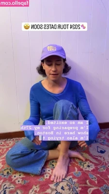 Ilana Glazer [ ilana-glazer ] - There's a cat bag I want, which of my sub cucks is buying it for me?
