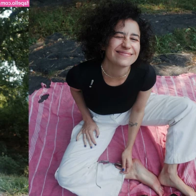 Ilana Glazer [ ilana-glazer ] - You like natural big pussy lips   Put my pussy in your mouth and make