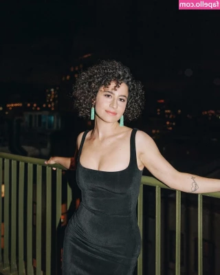 Ilana Glazer [ ilana-glazer ] - sending positive vibes