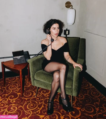 Ilana Glazer [ ilana-glazer ] - just teasing a bit