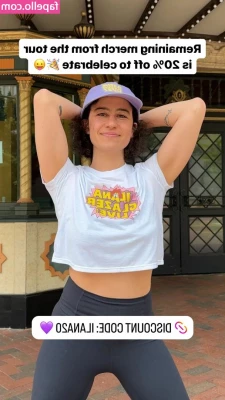 Ilana Glazer [ ilana-glazer ] - Come lounge in the sun, by the pool with me & @kissahxo //
