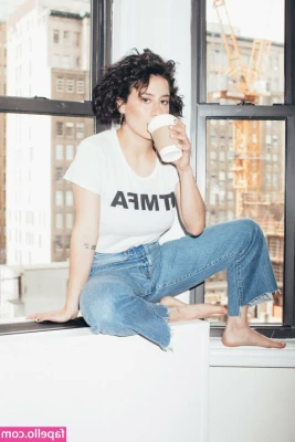 Ilana Glazer [ ilana-glazer ] - I feel so strange without my tail  Want to come replace it