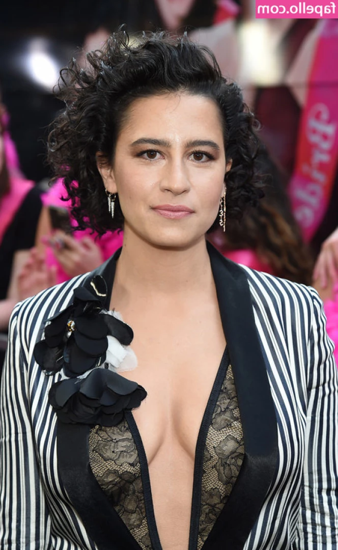 Ilana Glazer [ ilana-glazer ] - My made a head chain piece for a cosplay I'm doing! The rest of the