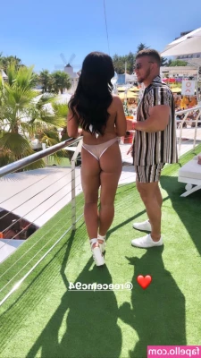 Lisa Cockburn [ lisa-cockburn ] - Someone told me I make cringe captions😭 like what am I supposed to