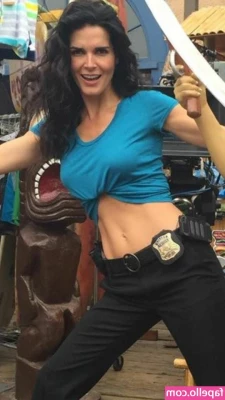 Angie Harmon [ angie-harmon ] - Así de 4