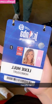Lexie Hull- WNBA Basketballer [ lexie-hull-wnba-basketballer ] - Sola