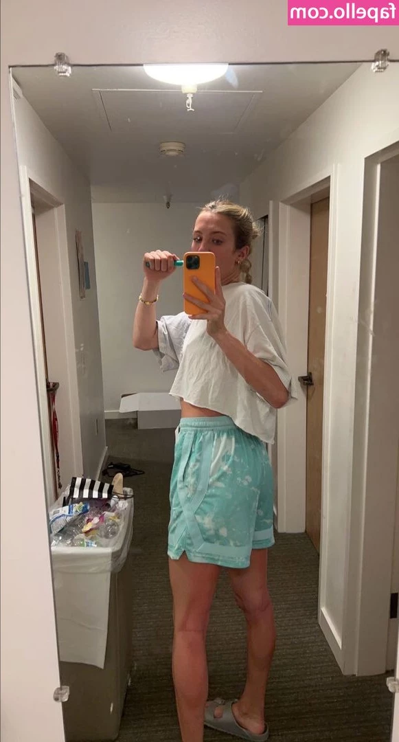 Lexie Hull- WNBA Basketballer [ lexie-hull-wnba-basketballer ] - Underwear rambling