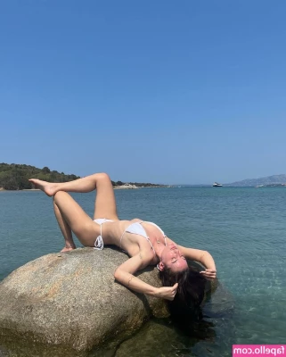 Scout LaRue Willis [ scout-larue-willis ] - Whelp   Guess I got a bit of sun today