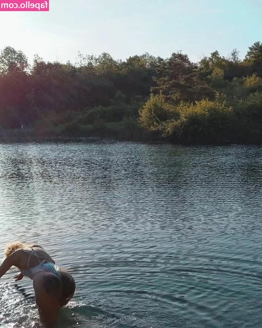 Sophie Pettifer [ sophie-pettifer ] - Sunny s posterior is undeniably grand  of that there is no dispute 
