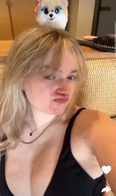 Sapphire Upshall [ sapphire-upshall ] - A tour on my sandal