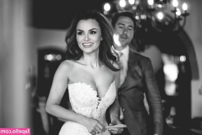 Samantha Barks [ samantha-barks ] - Check your dm’s for a HUMP DAY surprise 😈