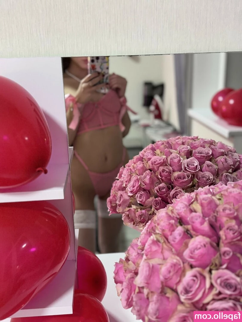 Lisa Key [ lisa-key ] - ## BEAUTIFUL @naughty_starlet @naughty_starlet WITH A PINK PUSSY
