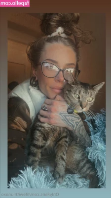 lifewithlunaxo - Happy Friday  Love your neighbor  love yourself