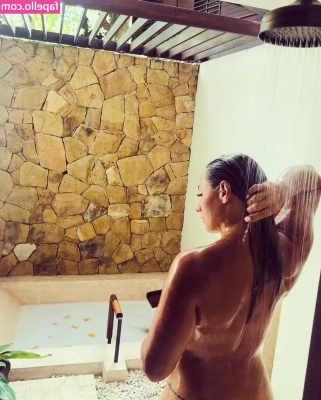Vicky Fleetwood [ vicky-fleetwood ] - Popping the bottle and booty open  Part 2