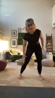  [ joanna-jojo-levesque ] - Gap ing  Up close. Bent over & sitting towards the camera