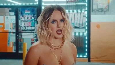  [ joanna-jojo-levesque ] - Hello
