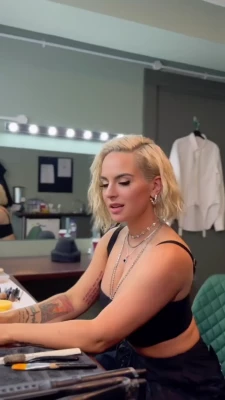 Joanna Jojo Levesque [ joanna-jojo-levesque ] - lil sloppy dildo bj video for a change 💋 hopefully i’ll be able