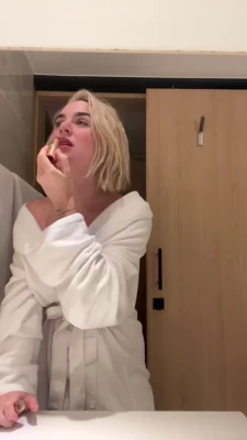 Joanna Jojo Levesque [ joanna-jojo-levesque ] - Merry Christmas   here s a quick cum shot before I get in the shower