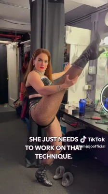 Joanna Jojo Levesque [ joanna-jojo-levesque ] - Tengo un video bien rico de mis tetas te lo paso por privado