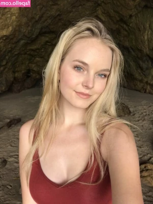 Karley Scott Collins [ karley-scott-collins ] - Looking like a whole snack baby come and get a taste👅