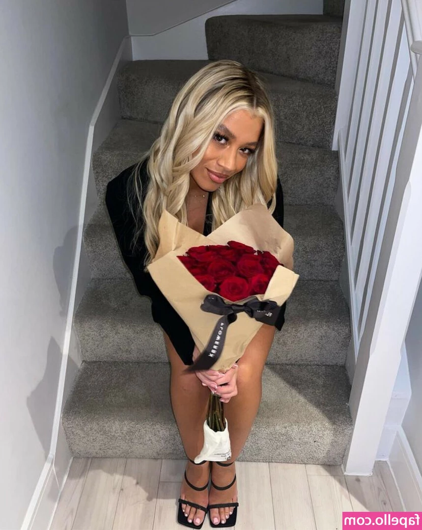 Molly Rainford [ molly-rainford ] - I just wanna ****.