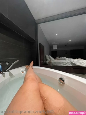aprilfoxxxx - Always horny and must play 😈