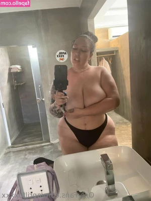 aprilfoxxxx - Would you give me a ride? 😘