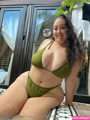 aprilfoxxxx - is seated a good position?😳😳