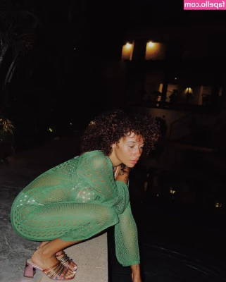 Talia Jackson [ talia-jackson ] - Can t these pants fit me