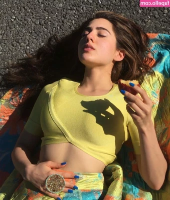 Sara Ali Khan [ sara-ali-khan ] - Oiii meus amores, como vocês estão? Esses dias tentei fazer live