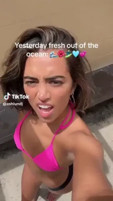 Ashlund Jade [ ashlund-jade ] - Don’t miss this ASS going live at 6:30EST and 3:30PST 💋
