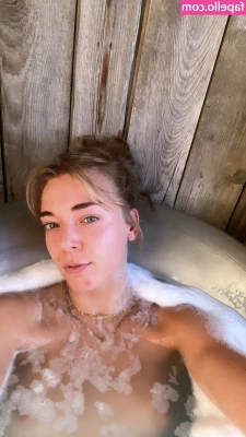 Becky Hill [ becky-hill ] - Whoops panties off